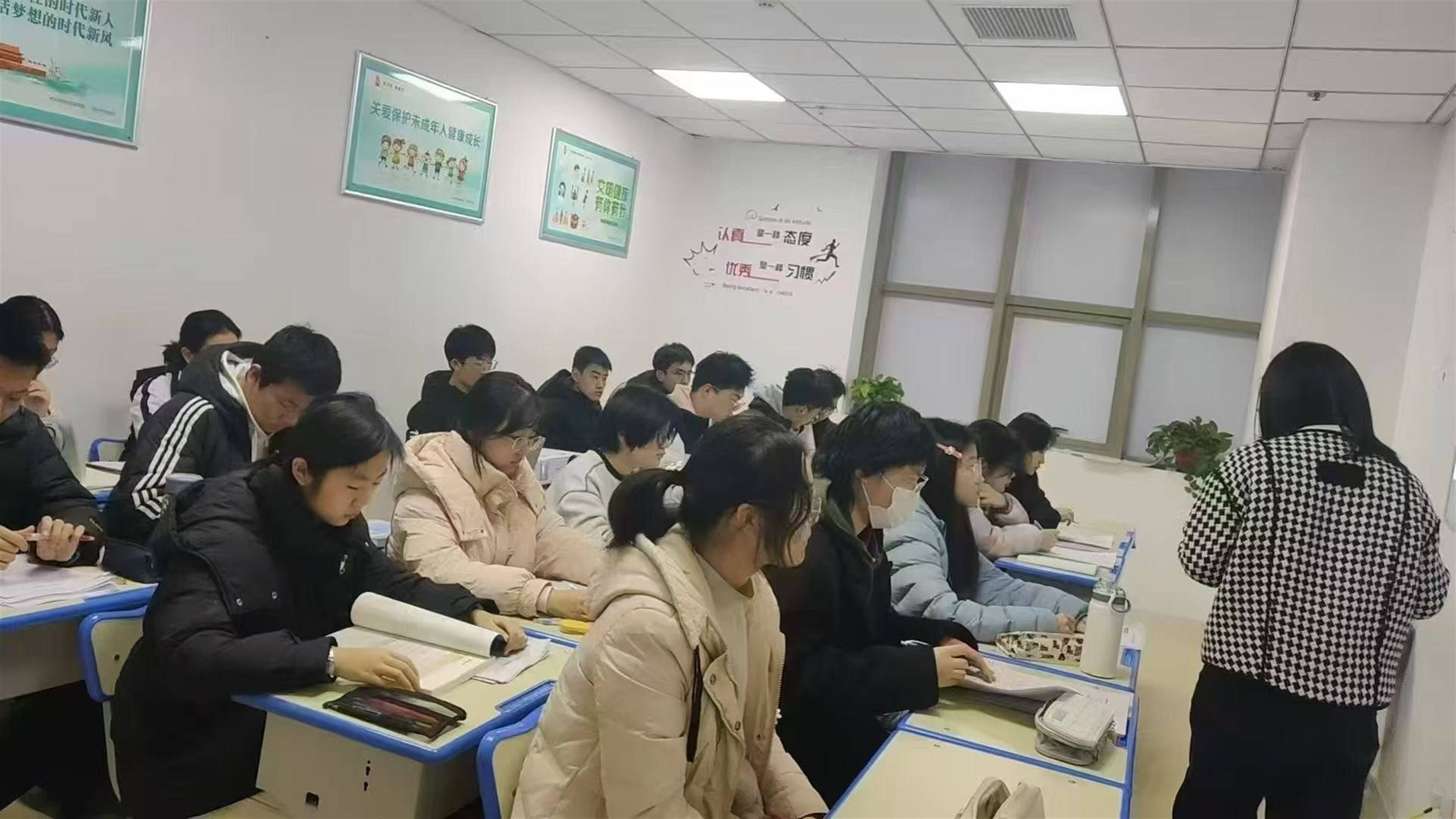 从大学走向未来 教育咨询如何助力学子择业启航